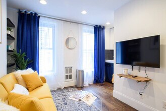 69 Clinton St in New York, NY - Building Photo - Building Photo