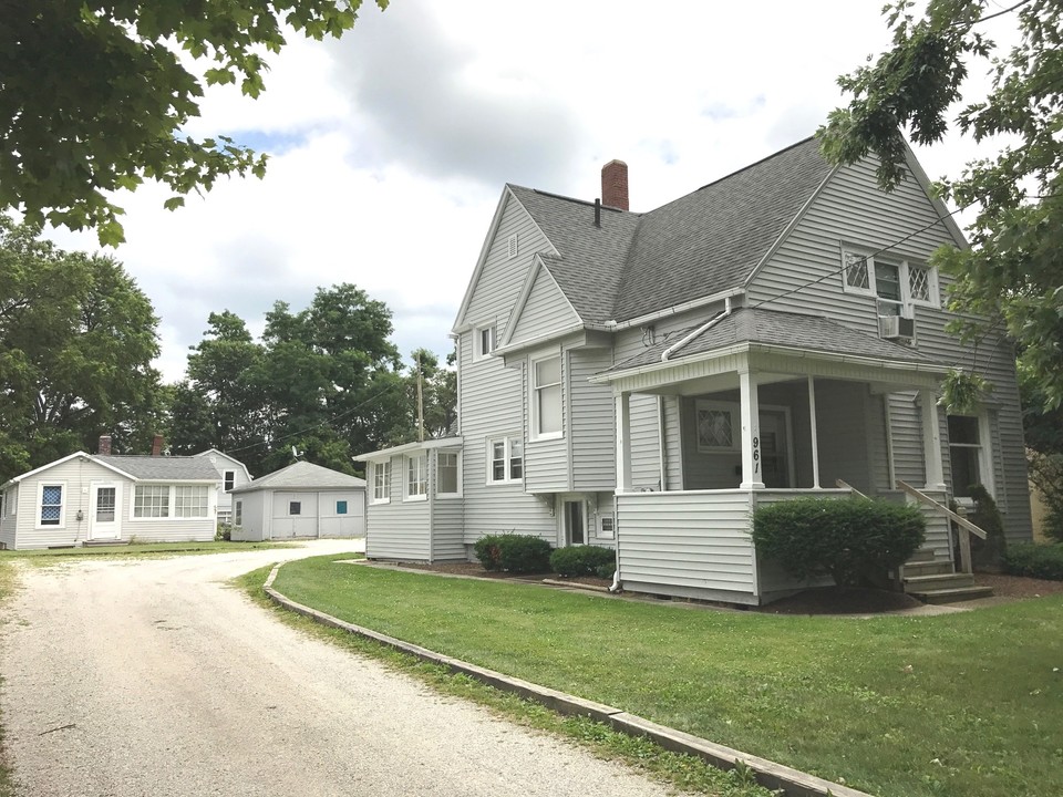 961 Home Ave in Akron, OH - Foto de edificio