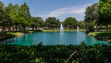 Knox at Shadowlake in Houston, TX - Foto de edificio - Building Photo