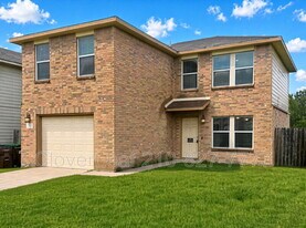 8130 Heights Valley in Converse, TX - Building Photo