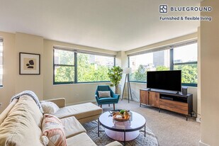 1330 SW 3rd Ave in Portland, OR - Building Photo