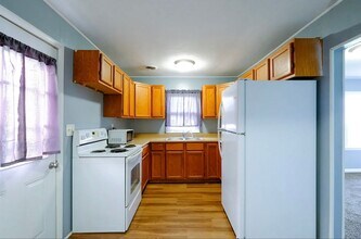 504 Rahm St in Salina, KS - Building Photo - Building Photo