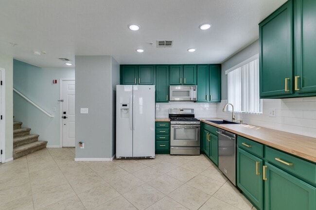 property at 2927 Sapphire Sands Ct