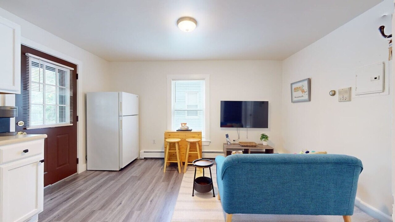 22 Hews St in Cambridge, MA - Building Photo