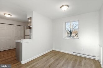 329 Buttonwood St in Norristown, PA - Building Photo - Building Photo