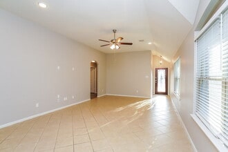 5219 Gulf Stream Ln in Bacliff, TX - Building Photo - Building Photo