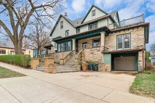 952 Jenifer St, Unit 952 in Madison, WI - Building Photo