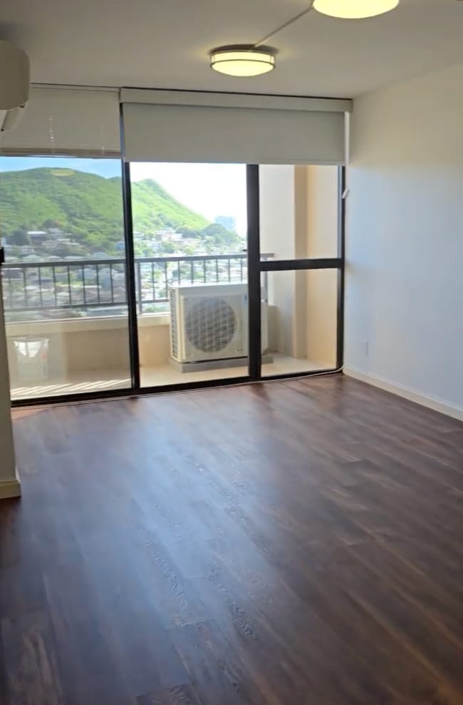 55 S Judd St, Unit 2102 in Honolulu, HI - Foto de edificio - Building Photo