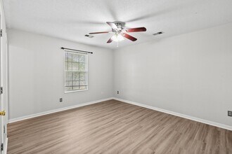1302 Williamsburg Dr in Elizabethtown, KY - Building Photo - Building Photo