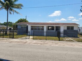1102 NW 100th Terrace in Miami, FL - Building Photo