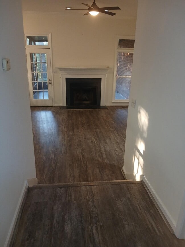 3049 Old Stone Dr, Unit 3039