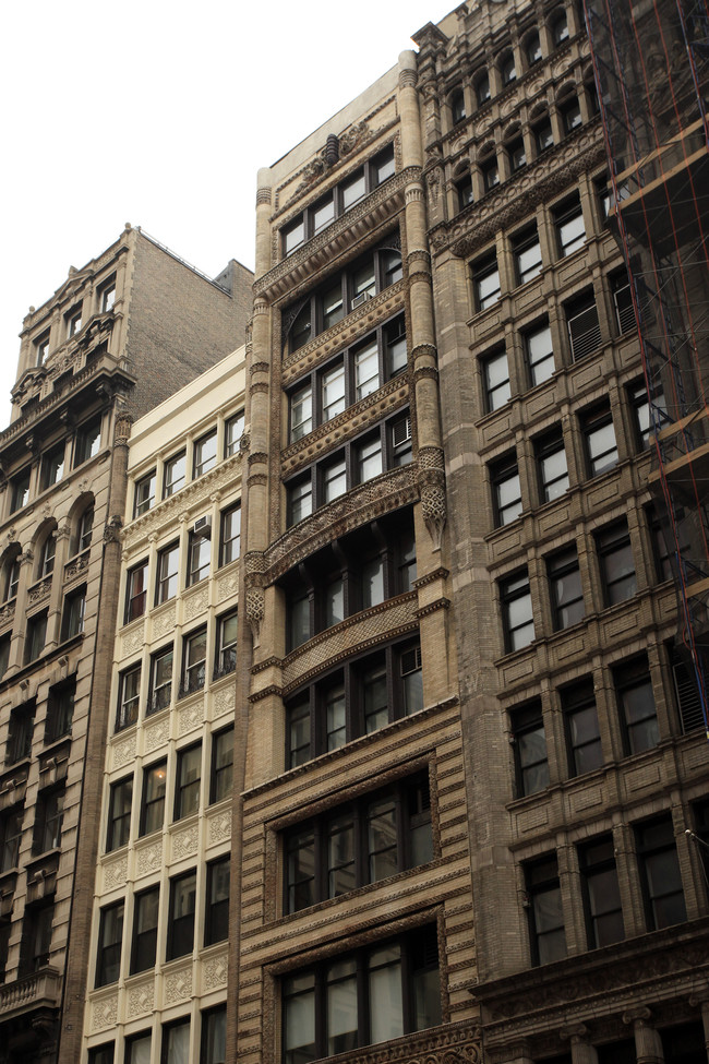 710 Broadway in New York, NY - Foto de edificio - Building Photo