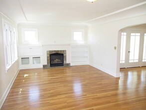 1110 S Ross St in Santa Ana, CA - Building Photo - Building Photo