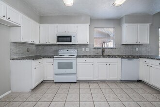 16210 Cypress Point Dr in Cypress, TX - Building Photo - Building Photo