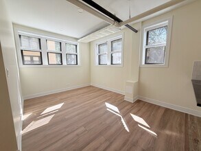 3927 N Pine Grove Ave in Chicago, IL - Building Photo - Building Photo