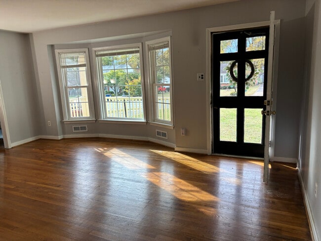 11510 Crofton Ln in Richmond, VA - Building Photo - Building Photo