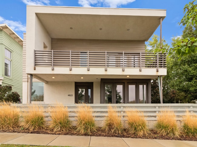 property at 4822 S Jordan Pkwy W