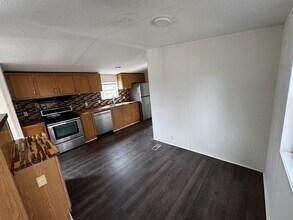 7804 Stanley Rd in Powell, TN - Building Photo - Building Photo