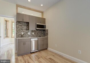 1102 5th St NW in Washington, DC - Building Photo - Building Photo