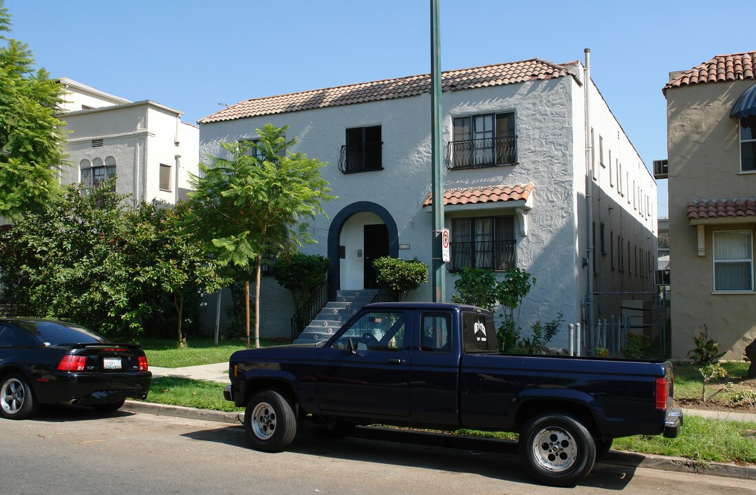 138 Carr Dr in Los Angeles, CA - Building Photo