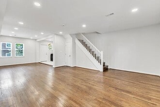 731 Mt Holly St in Baltimore, MD - Foto de edificio - Building Photo