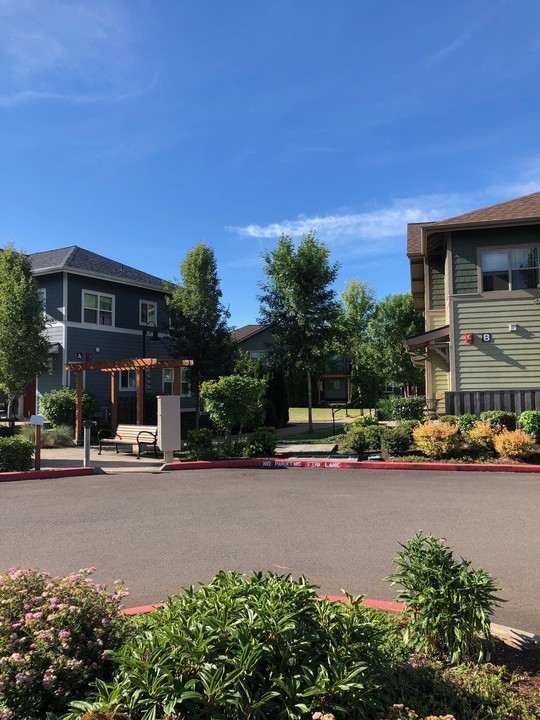 Alexander Court Seavey Meadows in Corvallis, OR - Building Photo