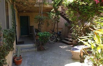 Cerca Del Mar in Venice, CA - Building Photo - Building Photo