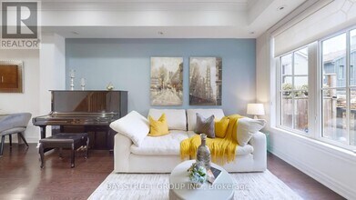 447 A Queen St E in Toronto, ON - Building Photo - Building Photo