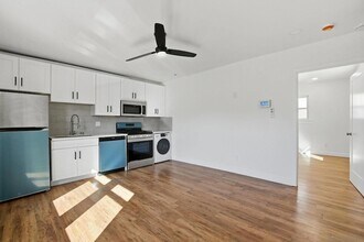 312 Brookes Ave, Unit B1 in San Diego, CA - Foto de edificio - Building Photo