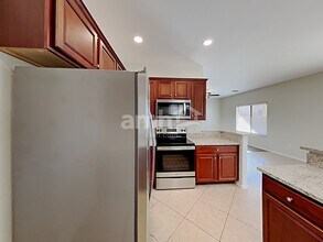 7558 E Majestic Palm Ln in Tucson, AZ - Building Photo - Building Photo