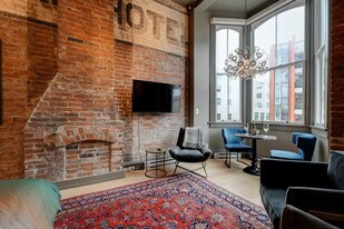 562 Yates St, Unit SI ID1051949P in Victoria, BC - Building Photo