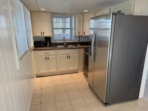 187 Taylor Ave, Unit 1 in Plymouth, MA - Foto de edificio - Building Photo