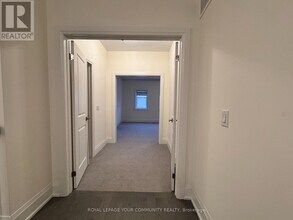 38 Elverton Cres in Brampton, ON - Building Photo - Building Photo