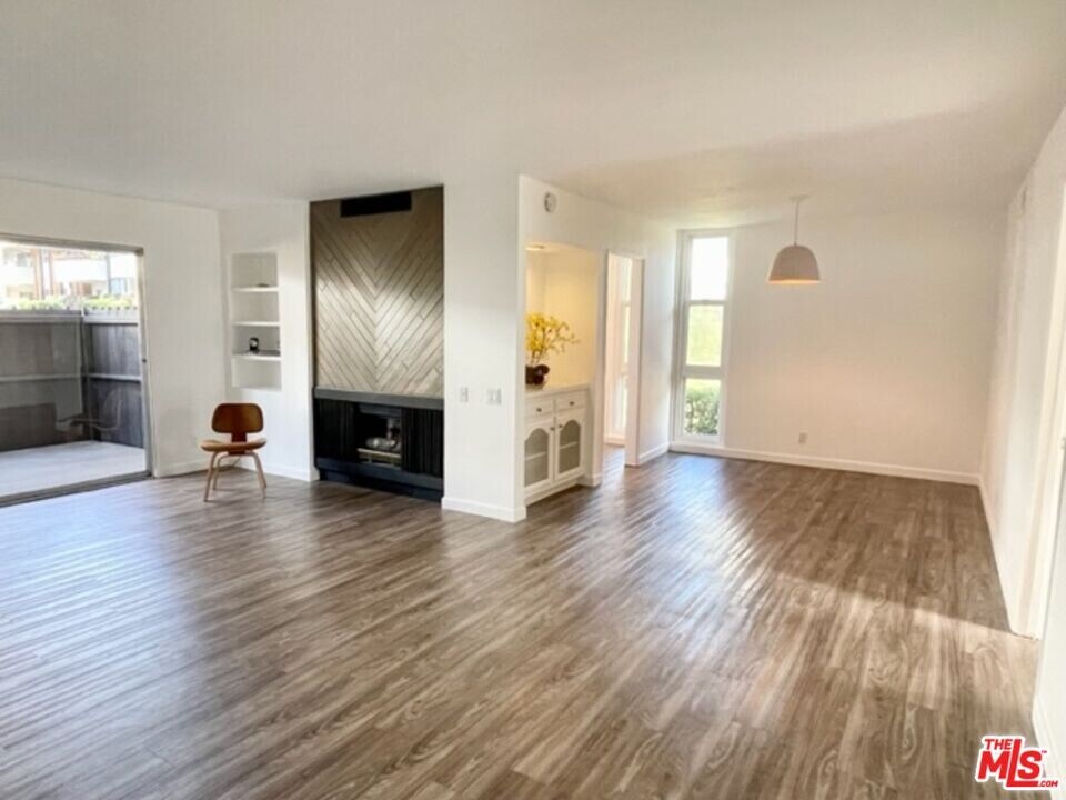 31570 Agoura Rd-Unit -1 in Westlake Village, CA - Building Photo
