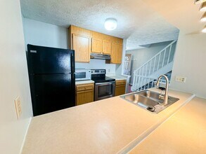 11528 Sunset Cove Ln in Indianapolis, IN - Building Photo - Building Photo