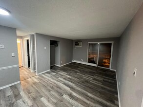 13430 Euclid Ave in East Cleveland, OH - Foto de edificio - Building Photo