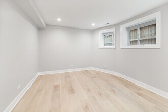 935 W Winona St in Chicago, IL - Building Photo - Building Photo