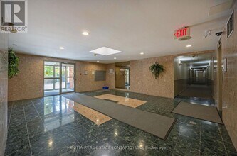 77-177 Base Line Rd W in London, ON - Building Photo - Building Photo