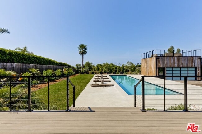 property at 6711 Wandermere Rd