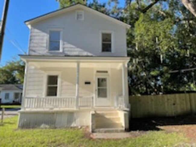 property at 101 W 57th St