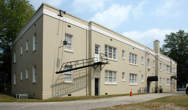 100 Bradford Ave in Fayetteville, NC - Building Photo - Building Photo