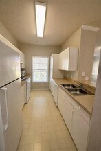 3757 Conroy Rd in Orlando, FL - Foto de edificio - Building Photo