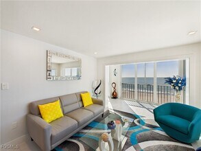 25870 Hickory Blvd in Bonita Springs, FL - Foto de edificio - Building Photo