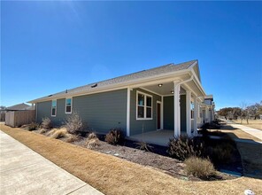 2103 Pecan Island Dr in Leander, TX - Foto de edificio - Building Photo