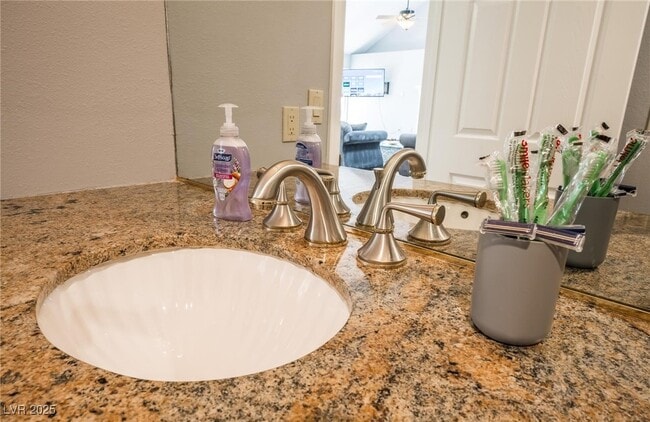 3003 La Mesa Dr