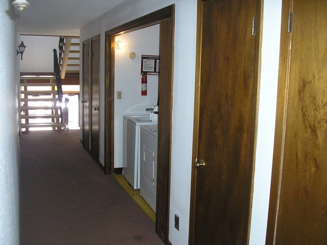 Briarwood Place Apartments in Hays, KS - Building Photo - Building Photo