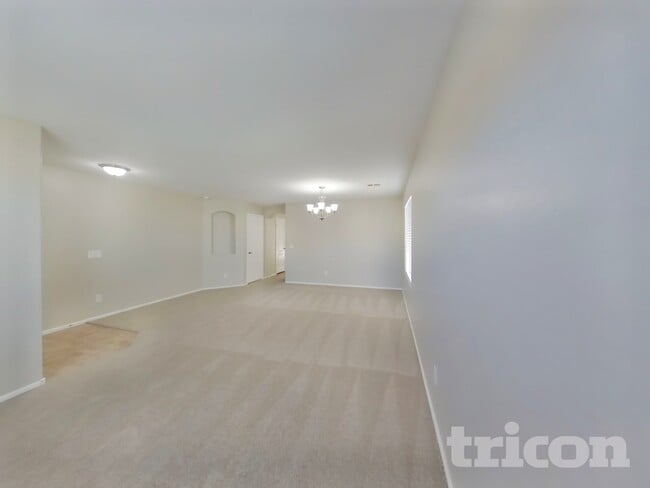 1275 E Shari St in San Tan Valley, AZ - Foto de edificio - Building Photo