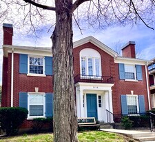 2118 Eastern Pky, Unit PENDING in Louisville, KY - Building Photo