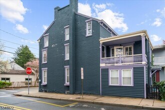 97 N Main St in Lambertville, NJ - Building Photo - Building Photo