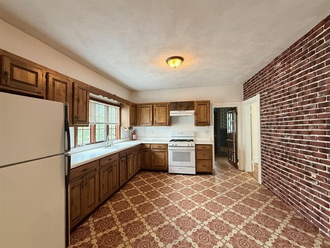 186 Powder House Blvd, Unit 2A